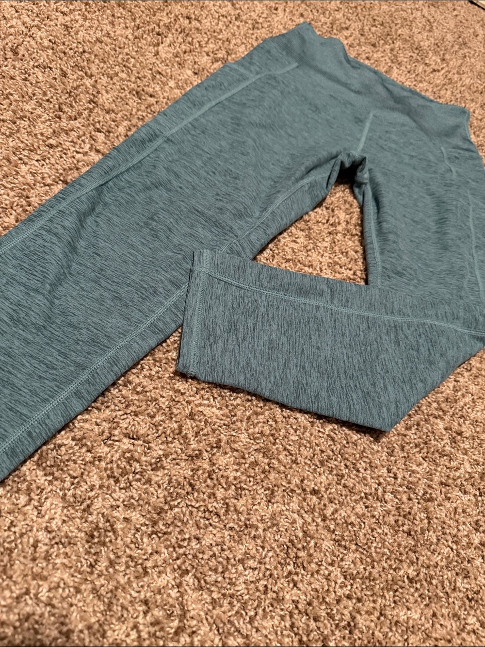 Kirkland Signature soft capri leggings (M) - EUC!
